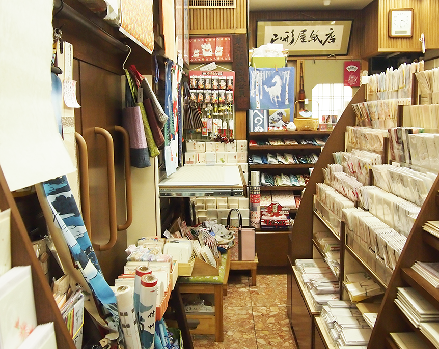 画像,山形屋紙店の店内